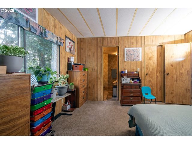 530 MYEENA Loop, Florence, OR 97439