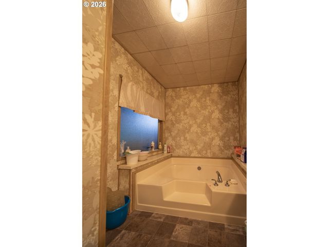 530 MYEENA Loop, Florence, OR 97439