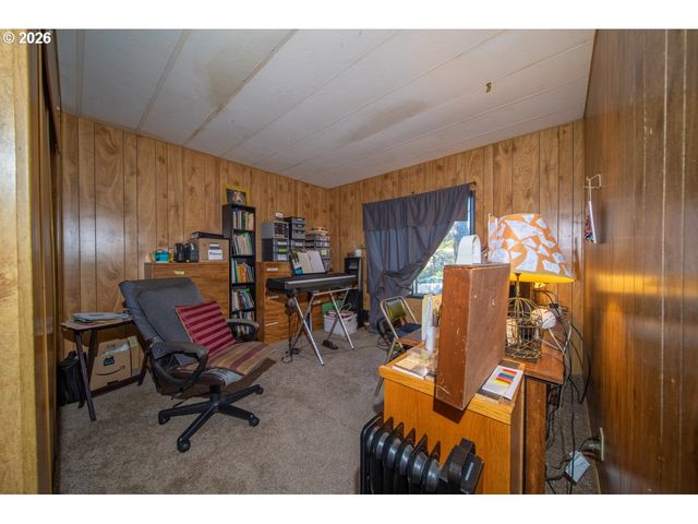 530 MYEENA Loop, Florence, OR 97439