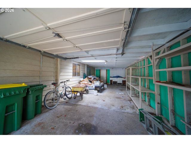 530 MYEENA Loop, Florence, OR 97439