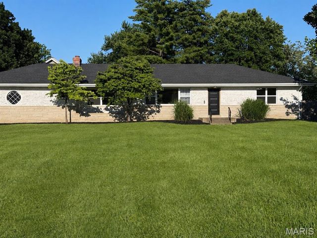 504 Wren Avenue, Manchester, MO 63021