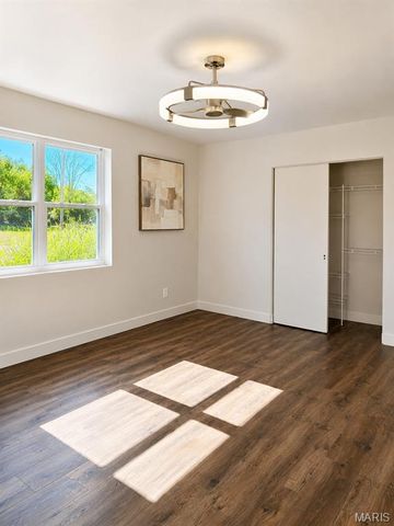 504 Wren Avenue, Manchester, MO 63021