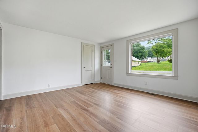 2310 Bay Street, Bristol, TN 37620