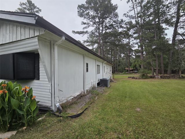 38 E Whippoorwill Lane, Trinity, TX 75862