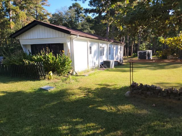 38 E Whippoorwill Lane, Trinity, TX 75862