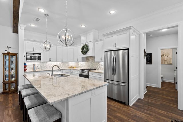 22828 Babes Landing, Lindale, TX 75771