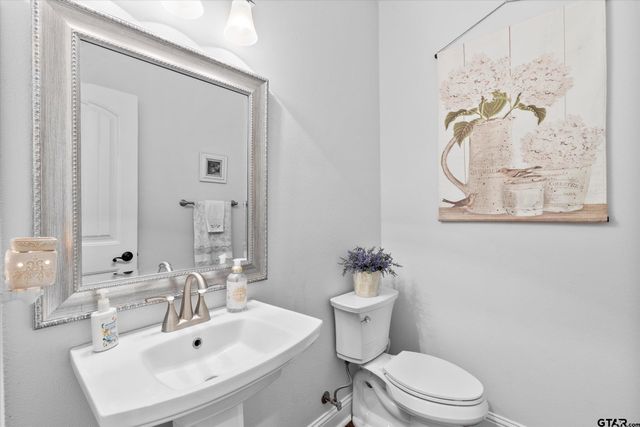 22828 Babes Landing, Lindale, TX 75771