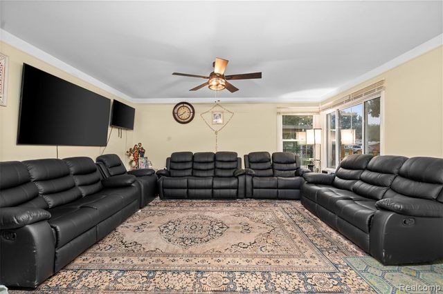 1579 Dulong Avenue, Madison Heights, MI 48071