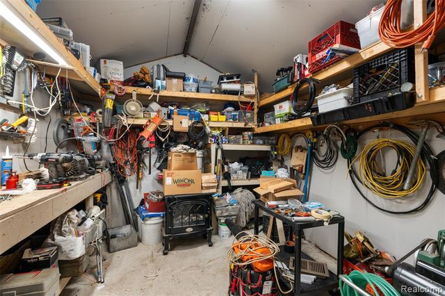 1579 Dulong Avenue, Madison Heights, MI 48071