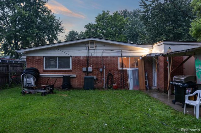 1579 Dulong Avenue, Madison Heights, MI 48071