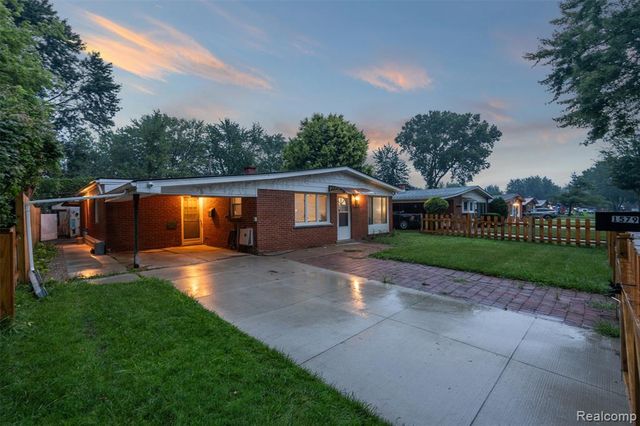 1579 Dulong Avenue, Madison Heights, MI 48071