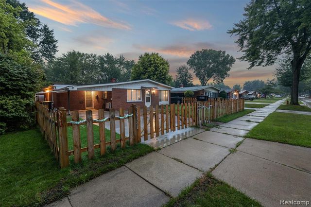 1579 Dulong Avenue, Madison Heights, MI 48071