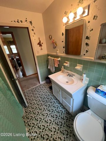 8005 Woodfern Way, Louisville, KY 40291