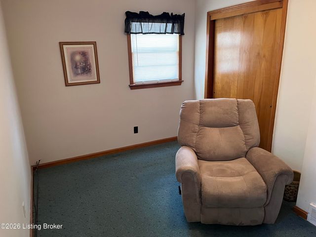 8005 Woodfern Way, Louisville, KY 40291