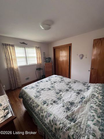 8005 Woodfern Way, Louisville, KY 40291