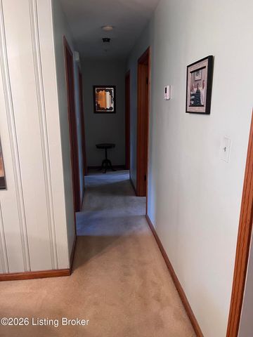 8005 Woodfern Way, Louisville, KY 40291