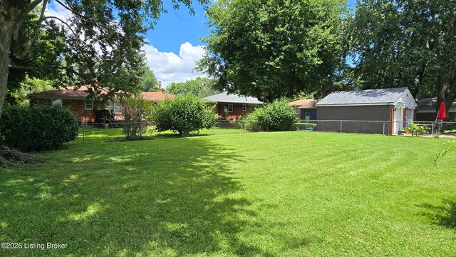 8005 Woodfern Way, Louisville, KY 40291