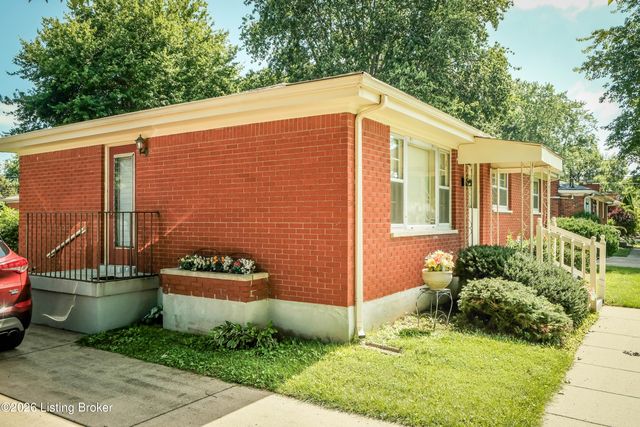 8005 Woodfern Way, Louisville, KY 40291