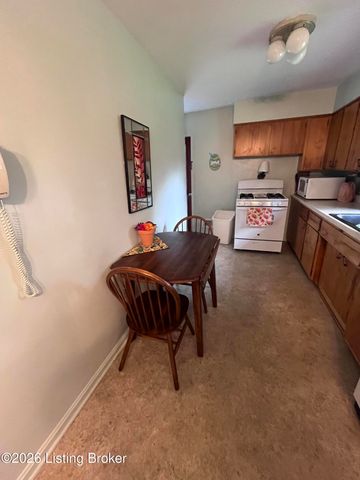 8005 Woodfern Way, Louisville, KY 40291