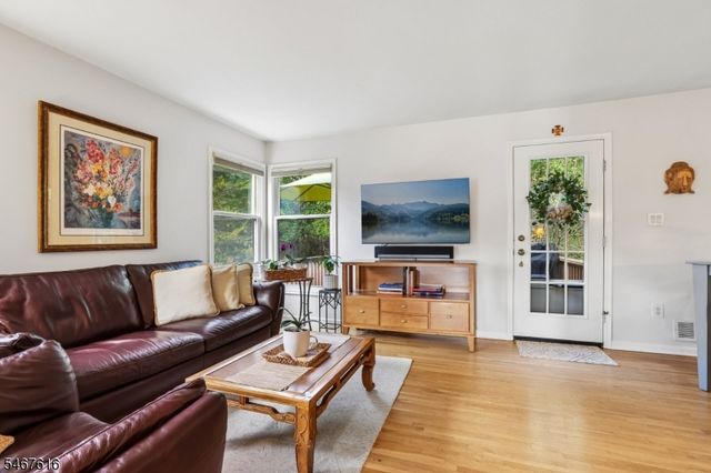 22 Dowitcher Ct, Wayne Twp., NJ 07470
