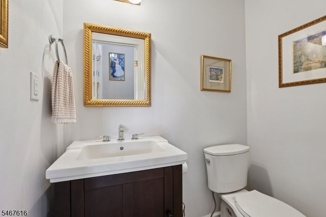 22 Dowitcher Ct, Wayne Twp., NJ 07470