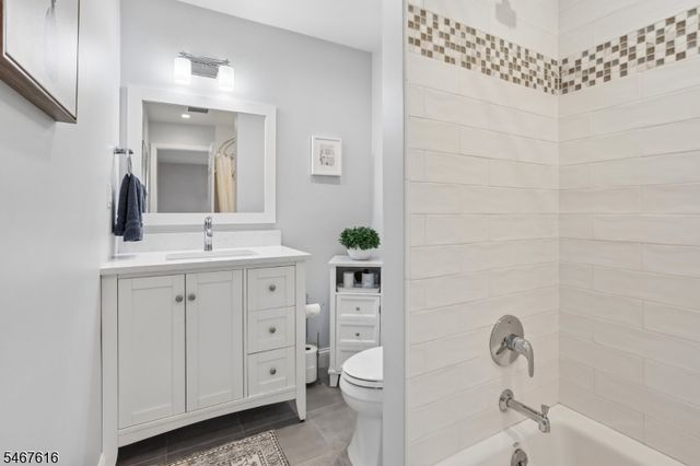 22 Dowitcher Ct, Wayne Twp., NJ 07470