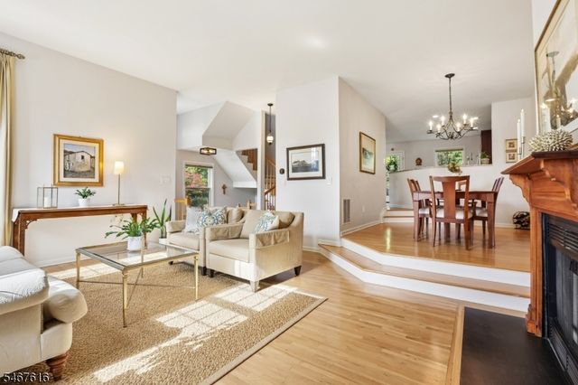 22 Dowitcher Ct, Wayne Twp., NJ 07470