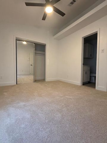 1818 River Crossing CIR D, Austin, TX 78741