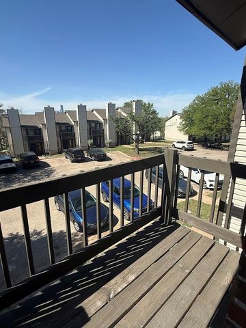 1818 River Crossing CIR D, Austin, TX 78741