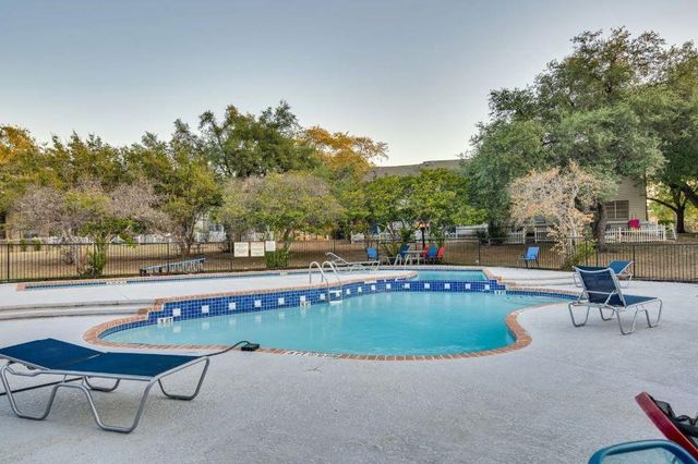 1818 River Crossing CIR D, Austin, TX 78741