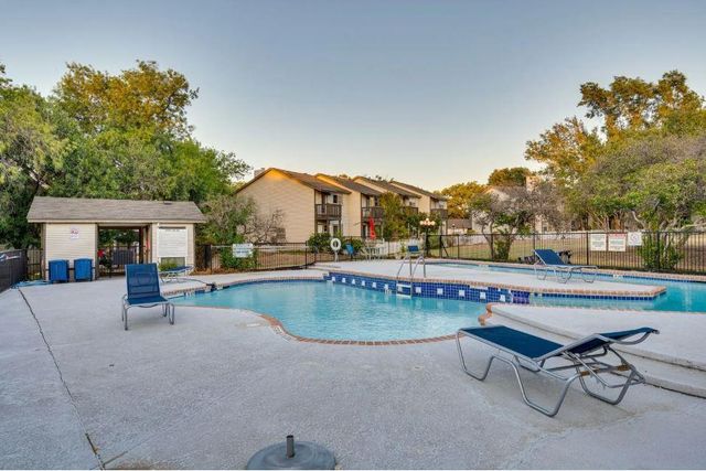 1818 River Crossing CIR D, Austin, TX 78741