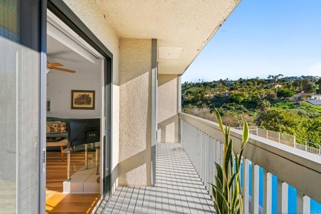 2376 Altisma Way K, Carlsbad, CA 92009