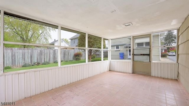 215 Fairfield Ave, Middlesex Boro, NJ 08846