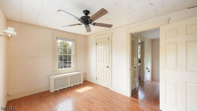 215 Fairfield Ave, Middlesex Boro, NJ 08846