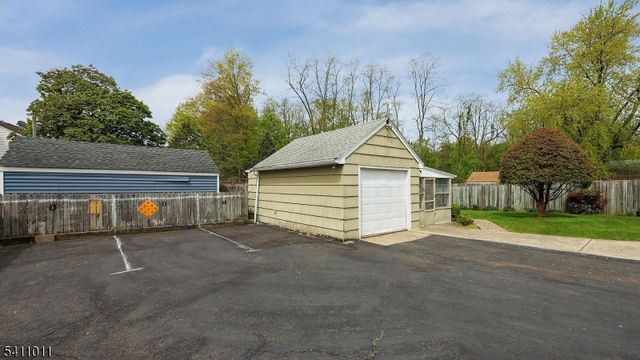 215 Fairfield Ave, Middlesex Boro, NJ 08846