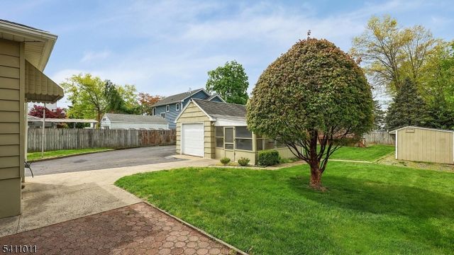 215 Fairfield Ave, Middlesex Boro, NJ 08846