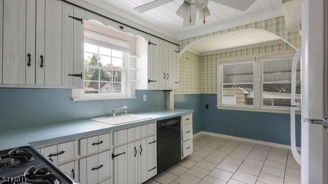 215 Fairfield Ave, Middlesex Boro, NJ 08846
