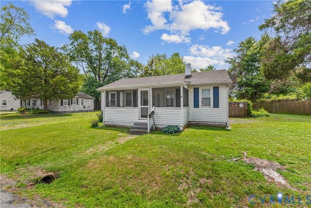 7 W Berry St, Sandston, VA 23150