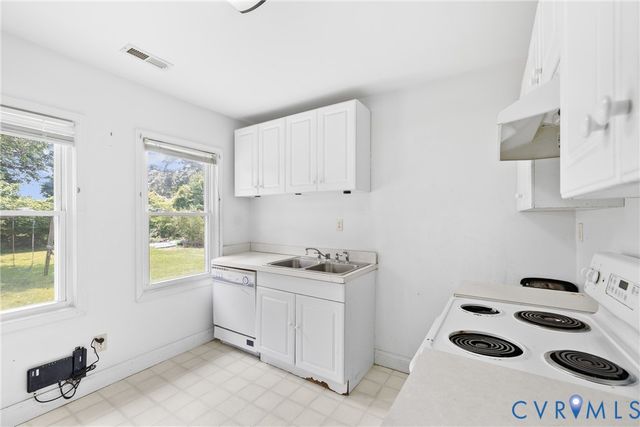 7 W Berry St, Sandston, VA 23150