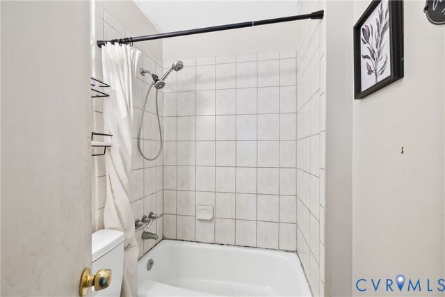 7 W Berry St, Sandston, VA 23150