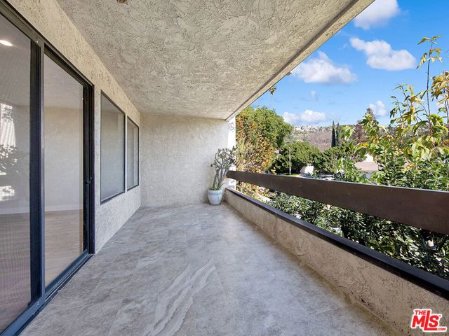 1325 Valley View Road 201, Glendale, CA 91202