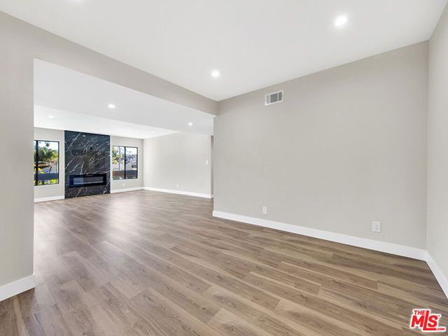 1325 Valley View Road 201, Glendale, CA 91202