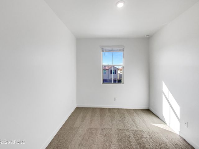 1956 S SENATE Street, Chandler, AZ 85286