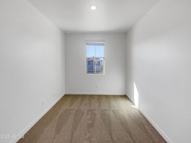 1956 S SENATE Street, Chandler, AZ 85286