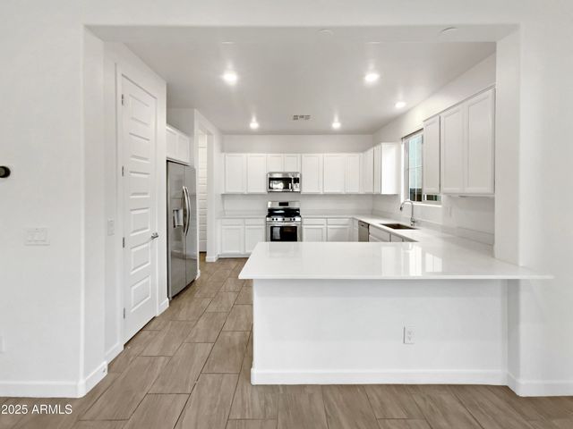 1956 S SENATE Street, Chandler, AZ 85286