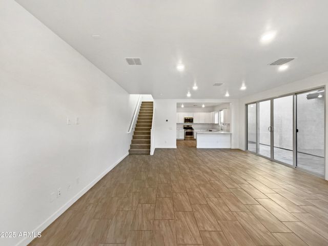 1956 S SENATE Street, Chandler, AZ 85286