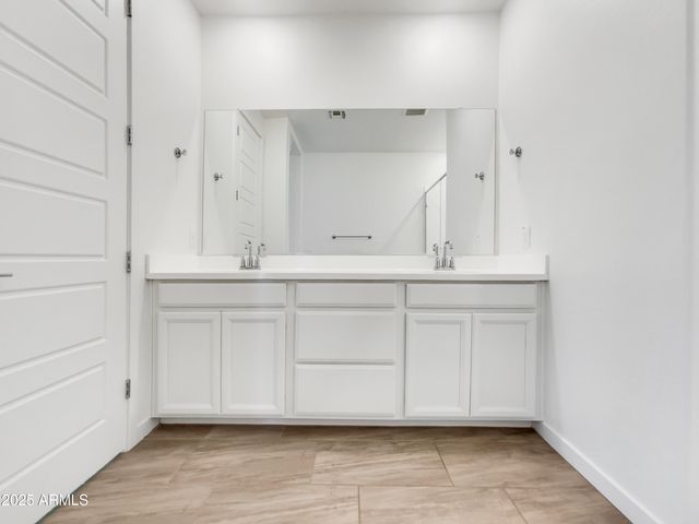 1956 S SENATE Street, Chandler, AZ 85286