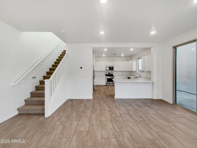 1956 S SENATE Street, Chandler, AZ 85286