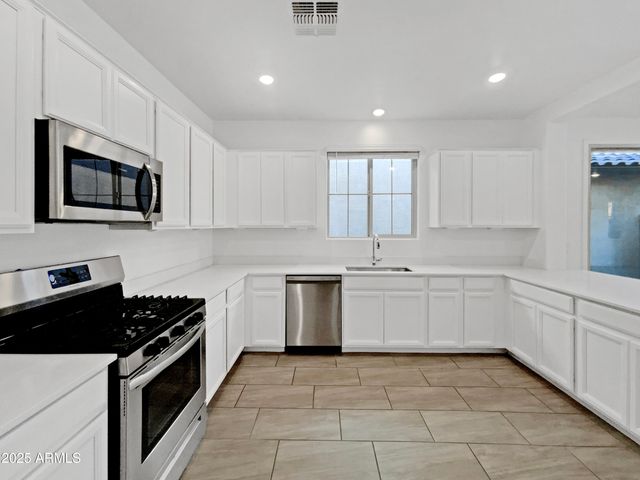 1956 S SENATE Street, Chandler, AZ 85286