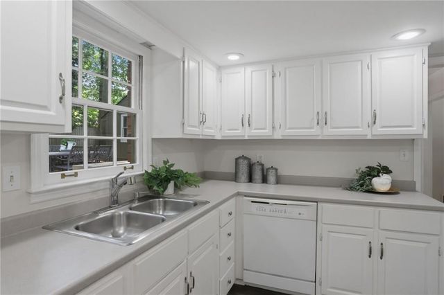 643 Grove Parkway SE, Marietta, GA 30067